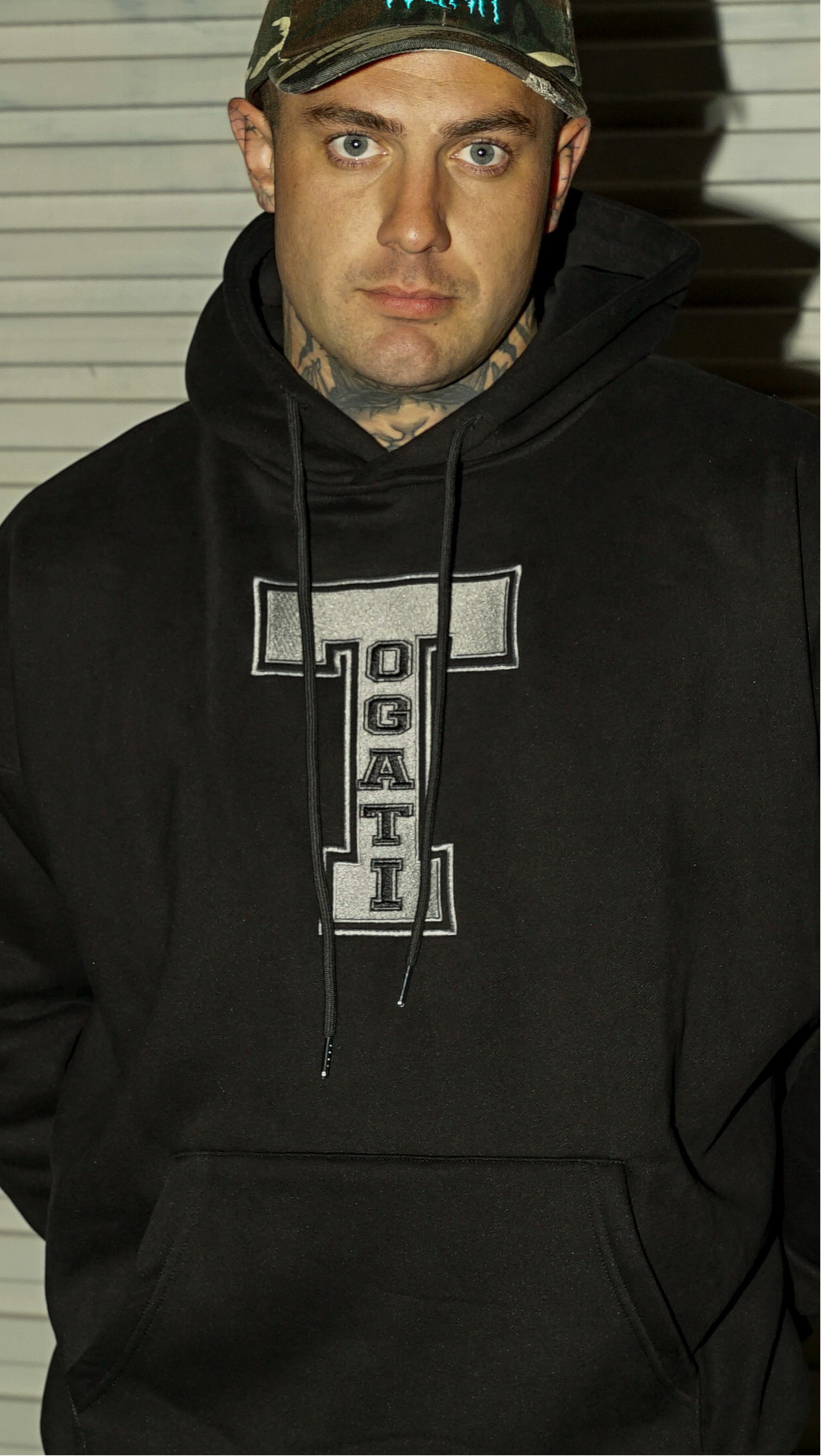 V.2 College Pullover