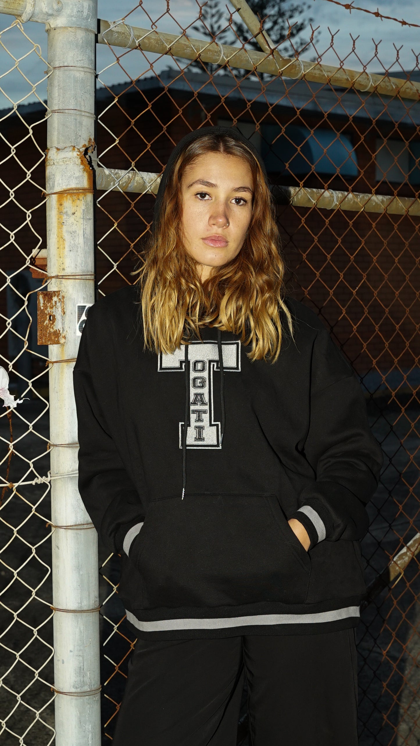 V.2 College Pullover