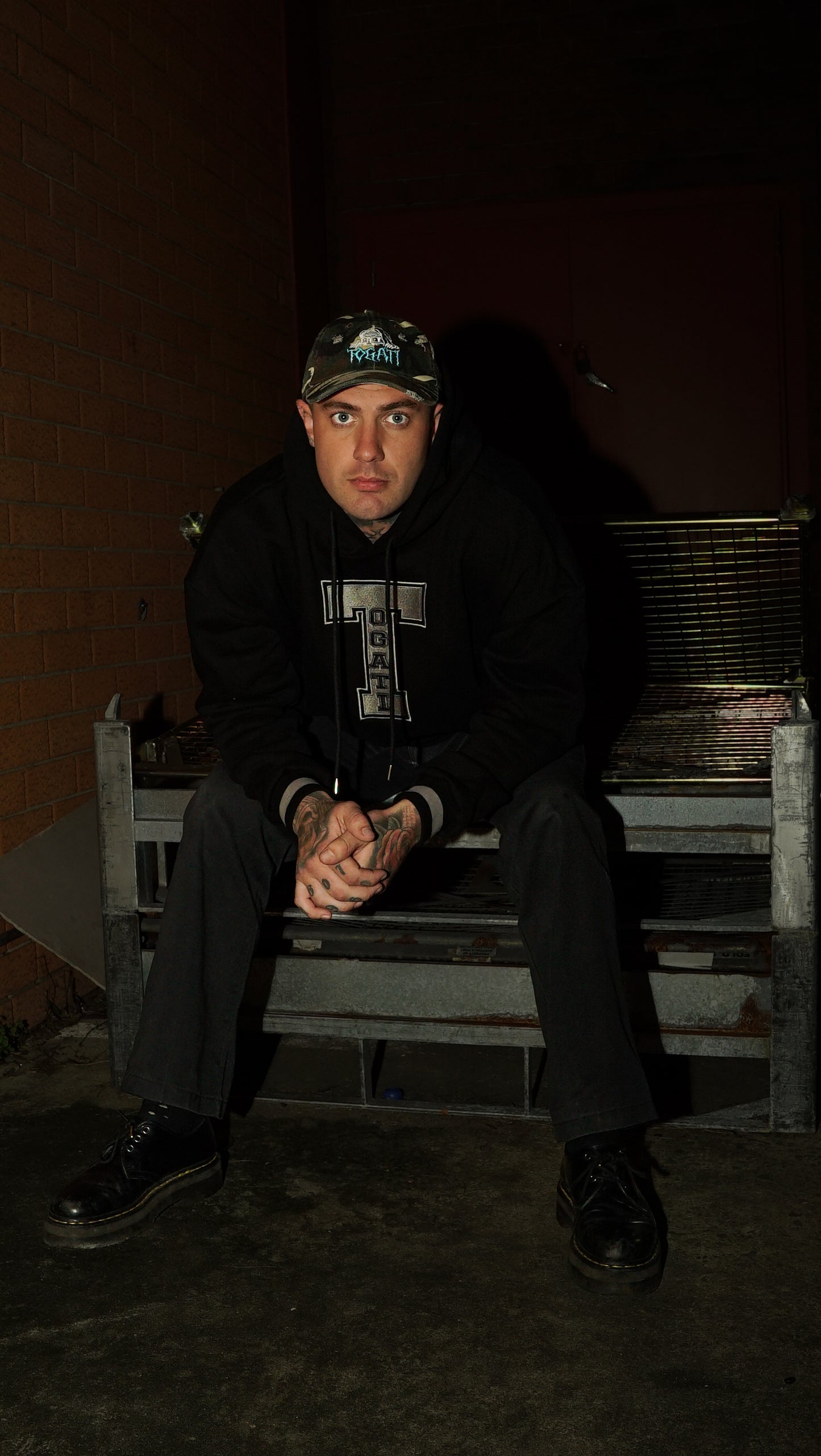 V.2 College Pullover